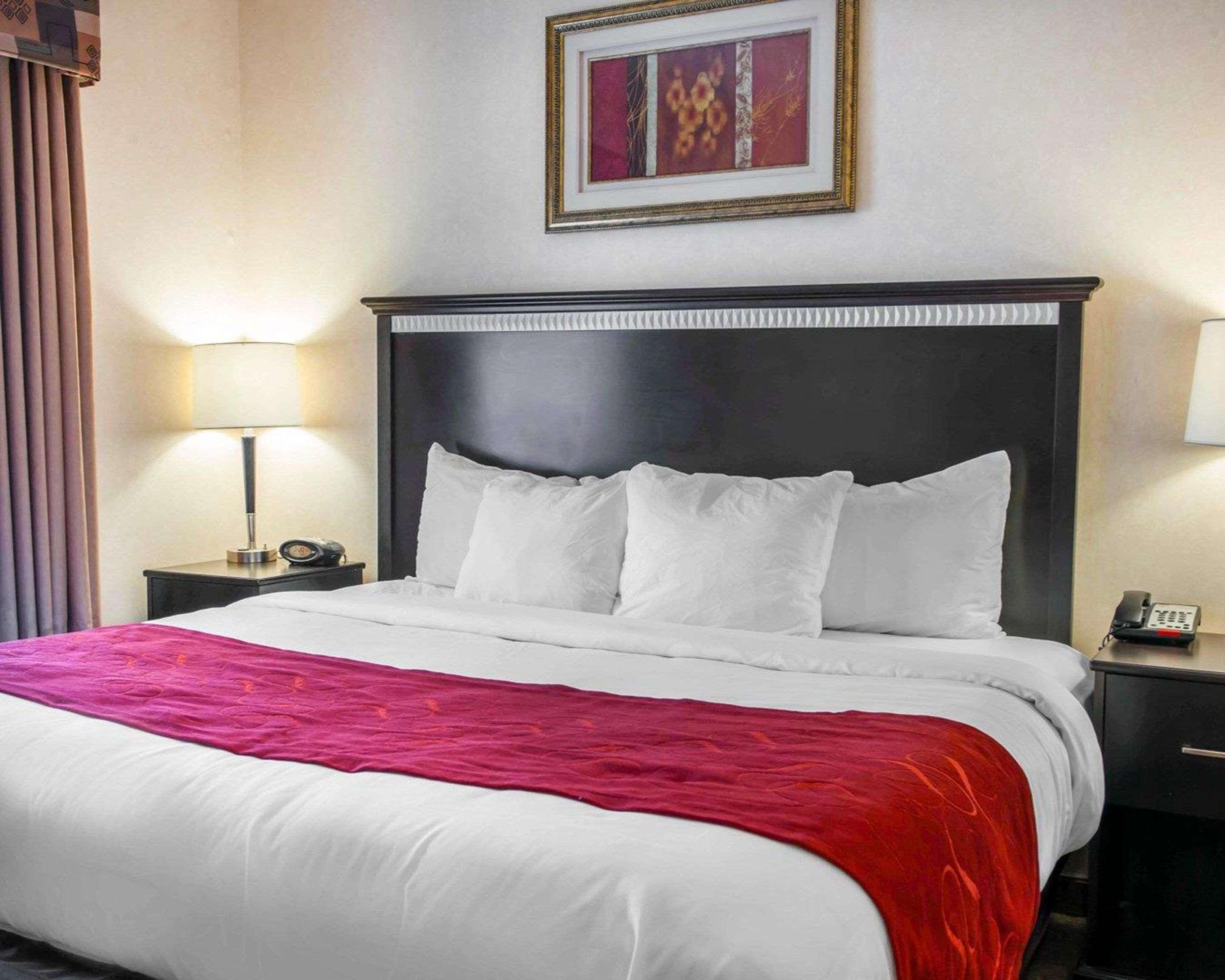 Comfort Suites Southport Екстериор снимка