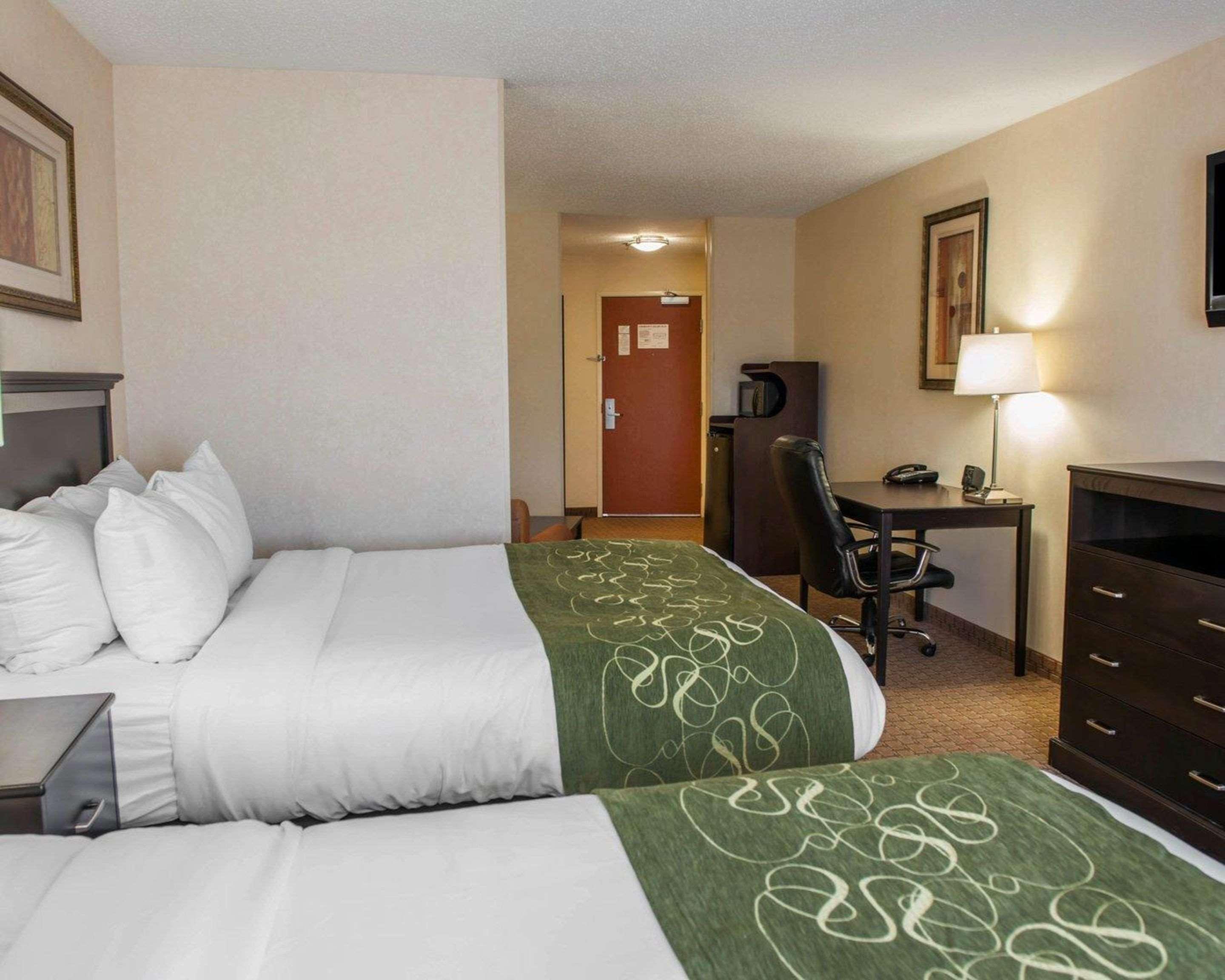 Comfort Suites Southport Екстериор снимка