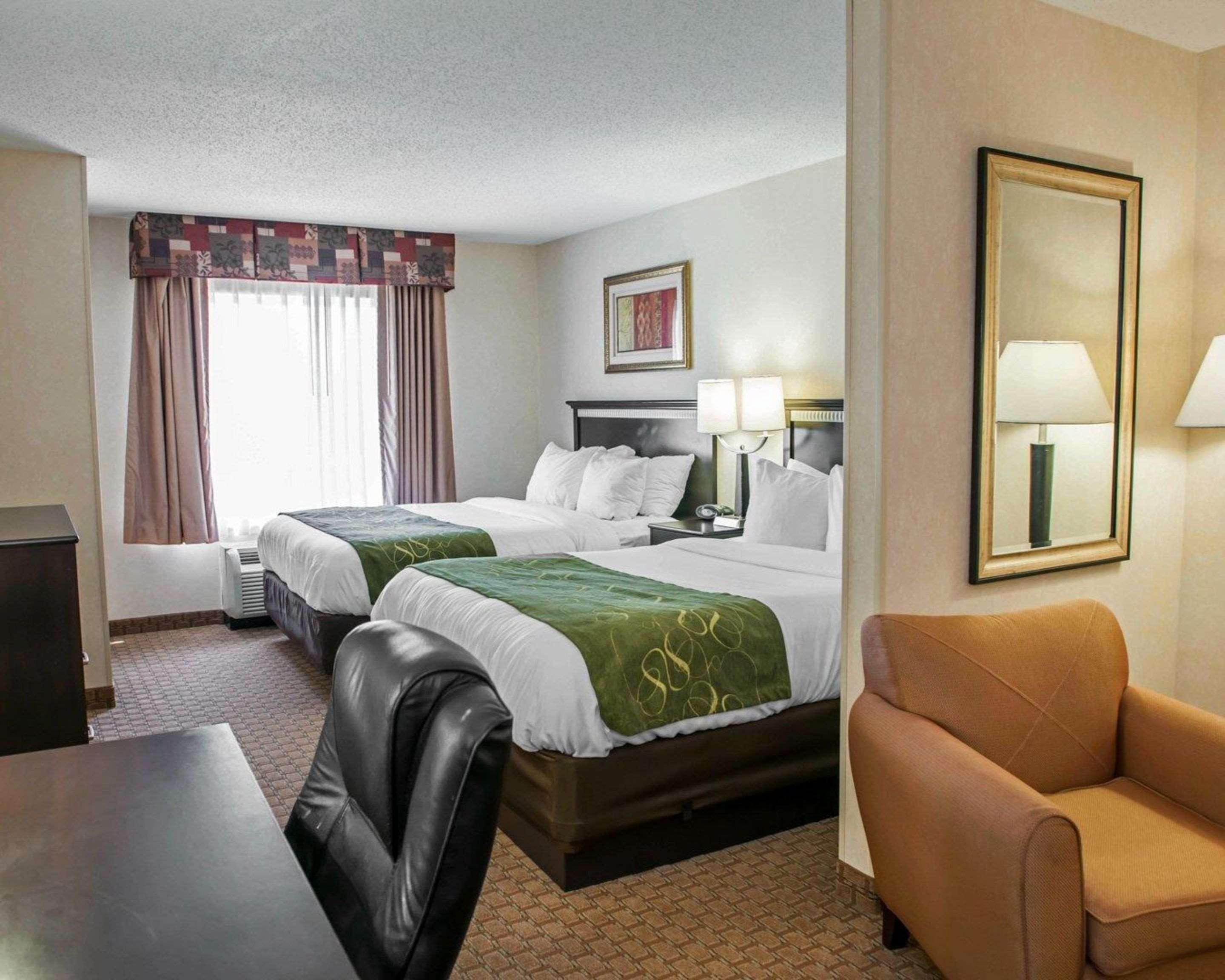 Comfort Suites Southport Екстериор снимка