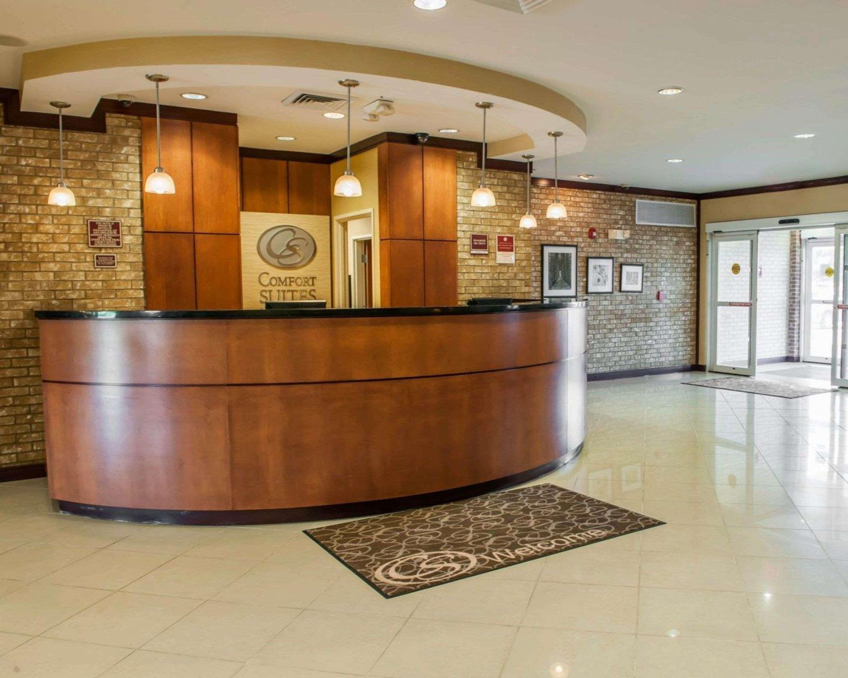 Comfort Suites Southport Екстериор снимка