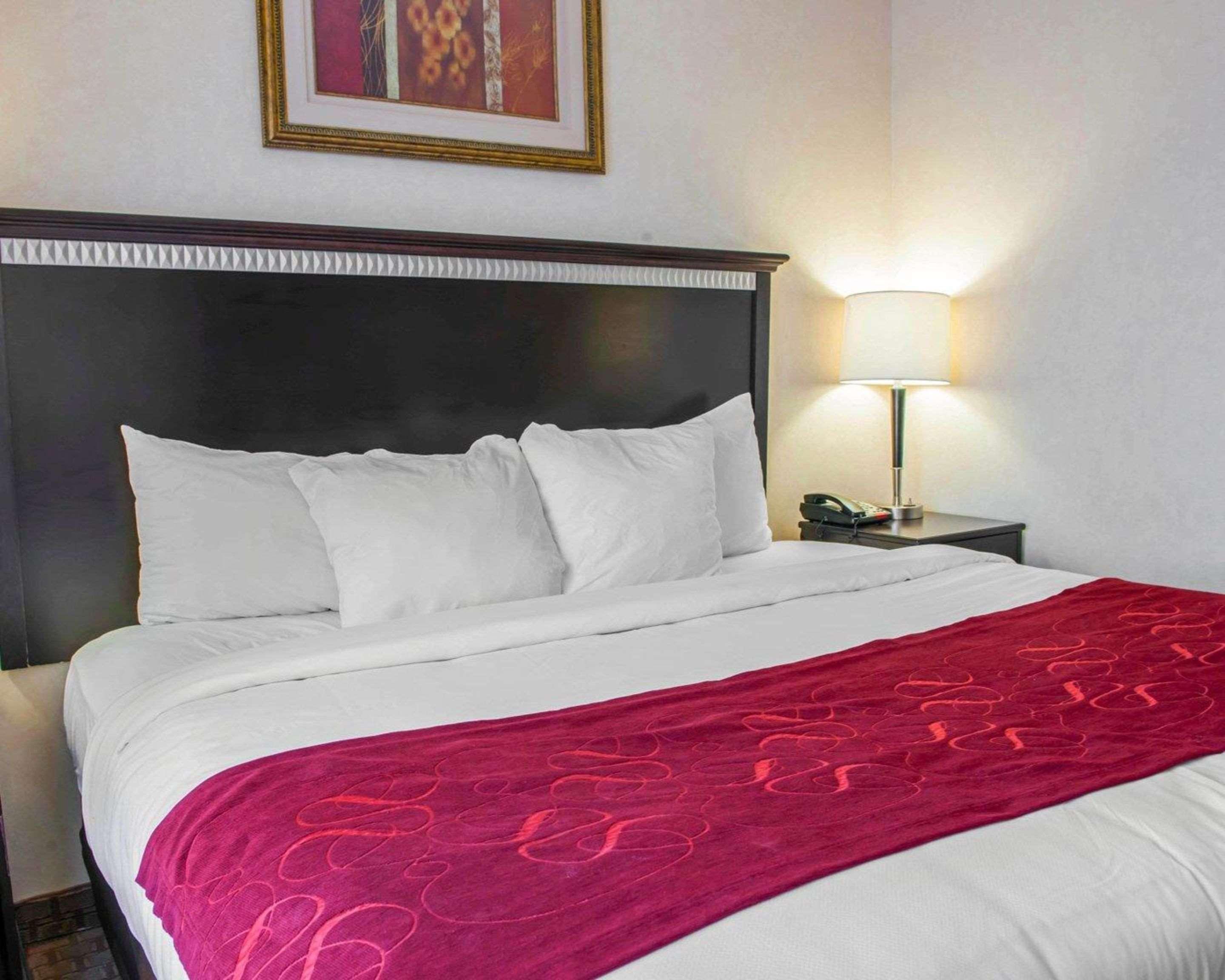 Comfort Suites Southport Екстериор снимка