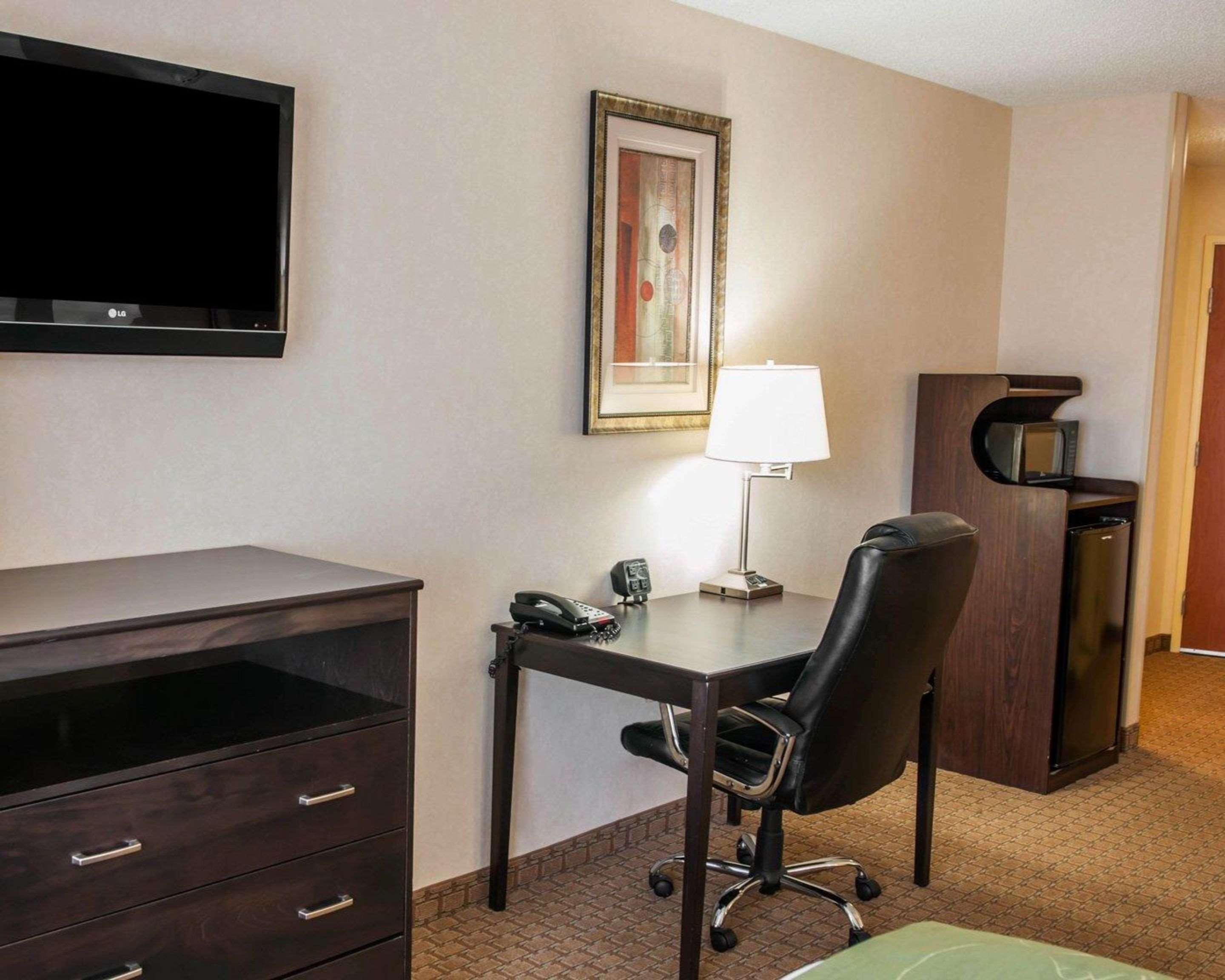 Comfort Suites Southport Екстериор снимка