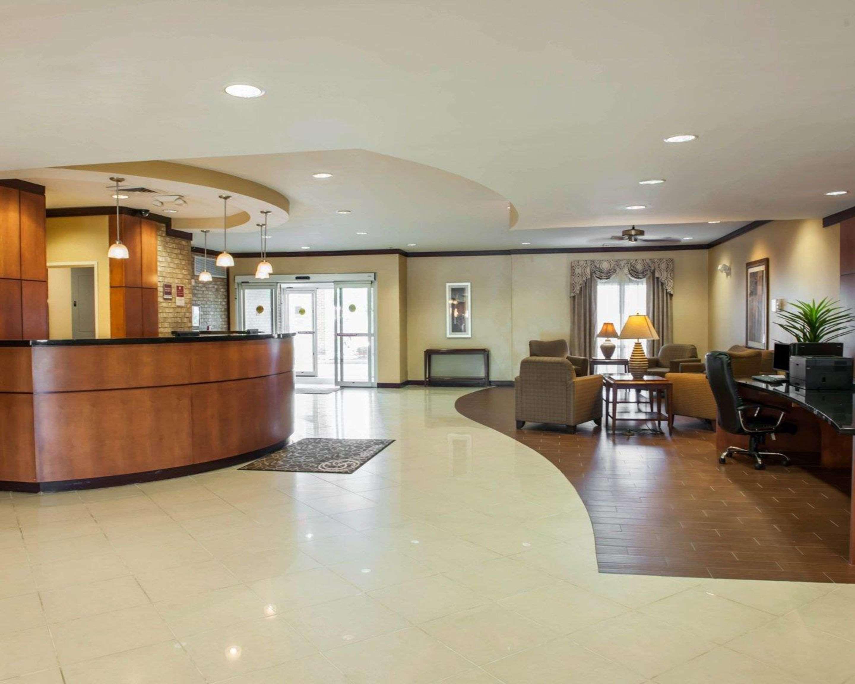 Comfort Suites Southport Екстериор снимка