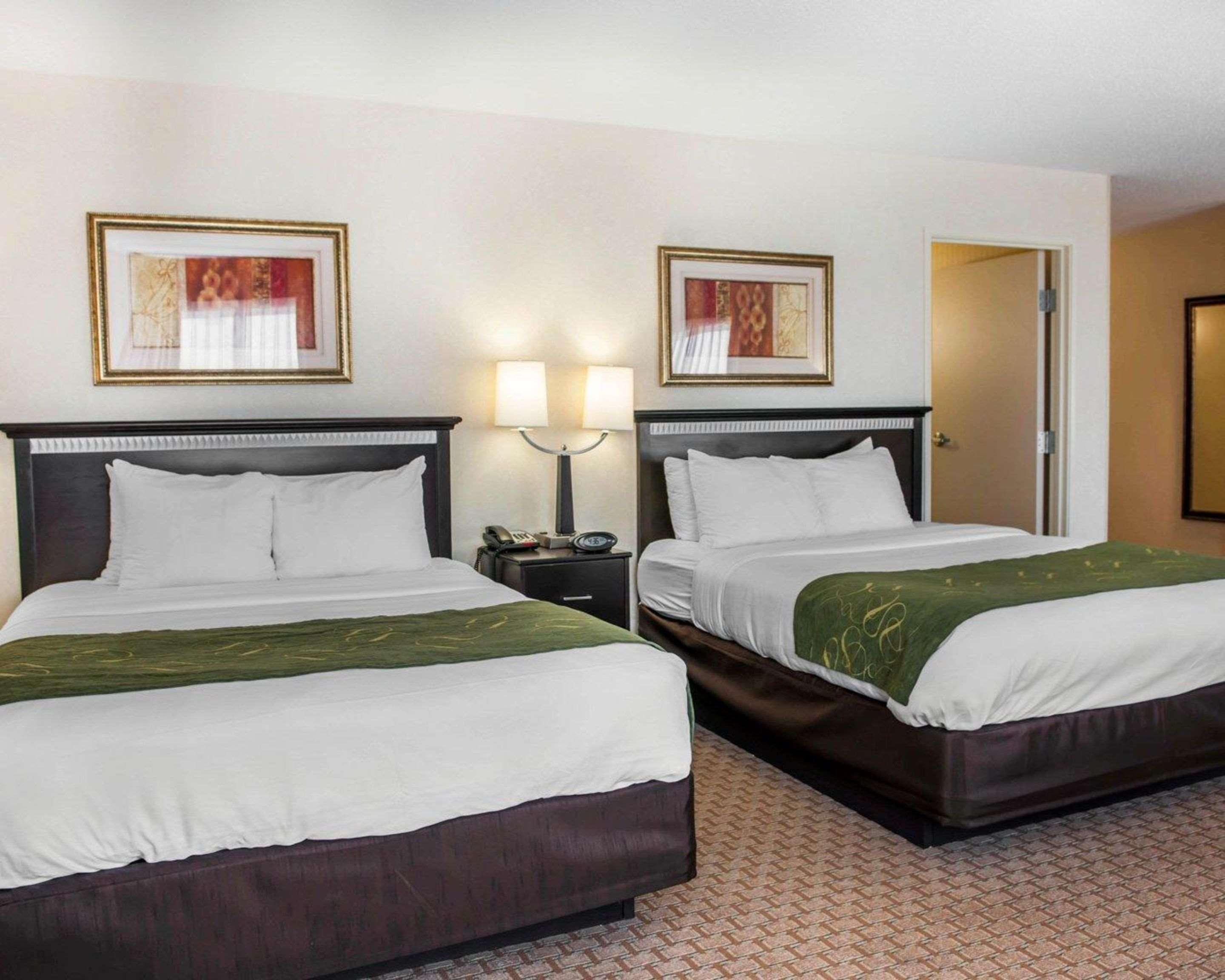 Comfort Suites Southport Екстериор снимка