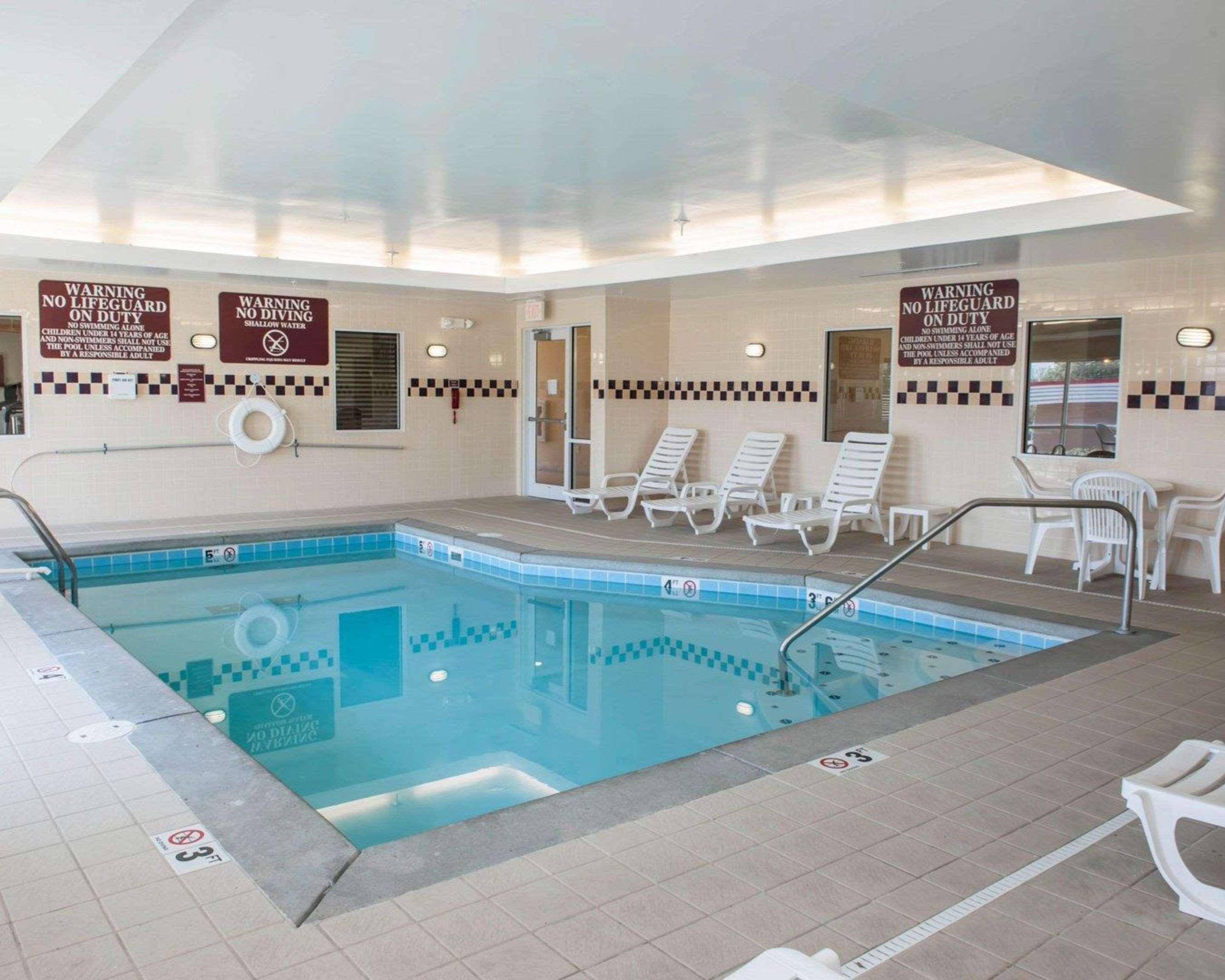 Comfort Suites Southport Екстериор снимка