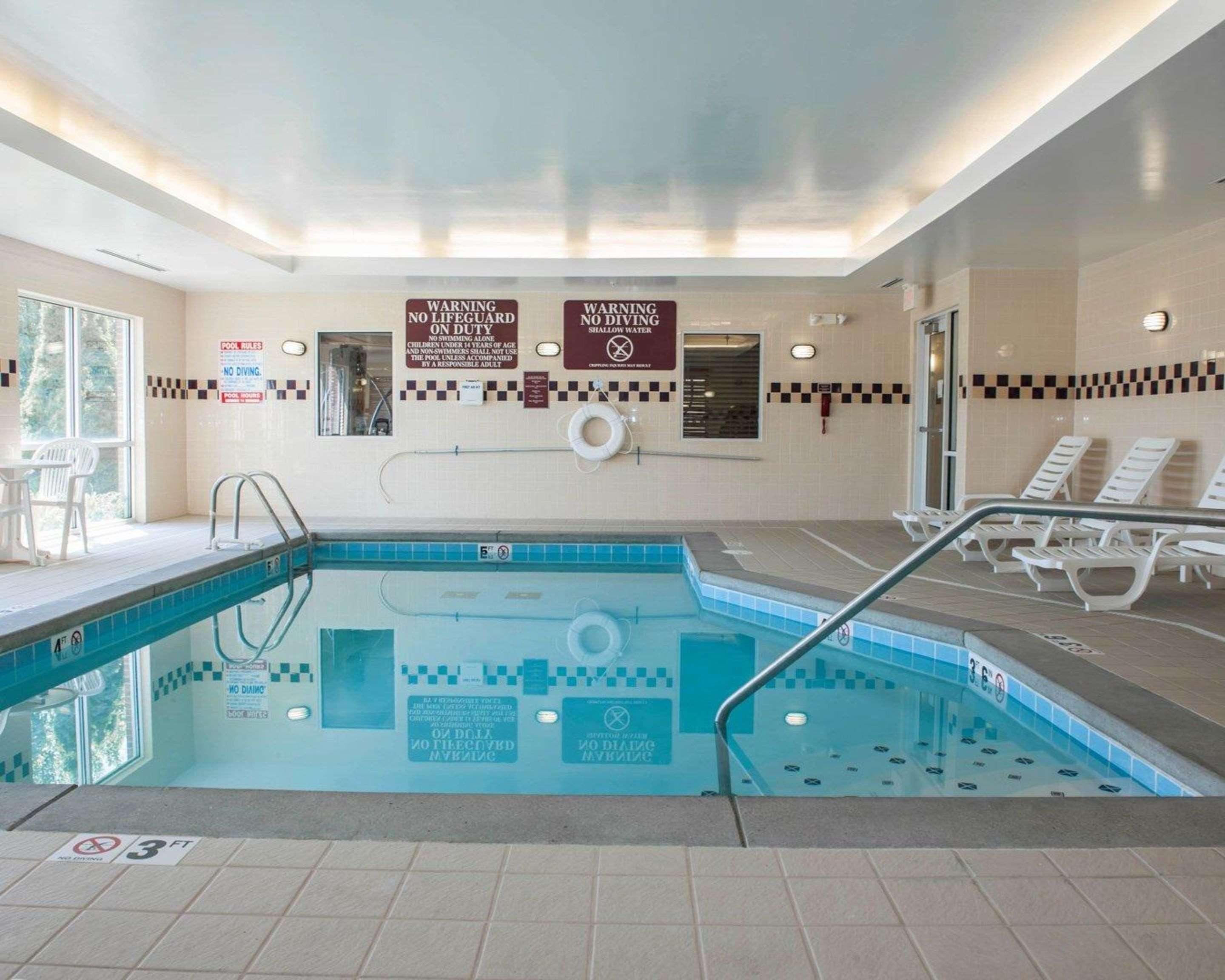 Comfort Suites Southport Екстериор снимка