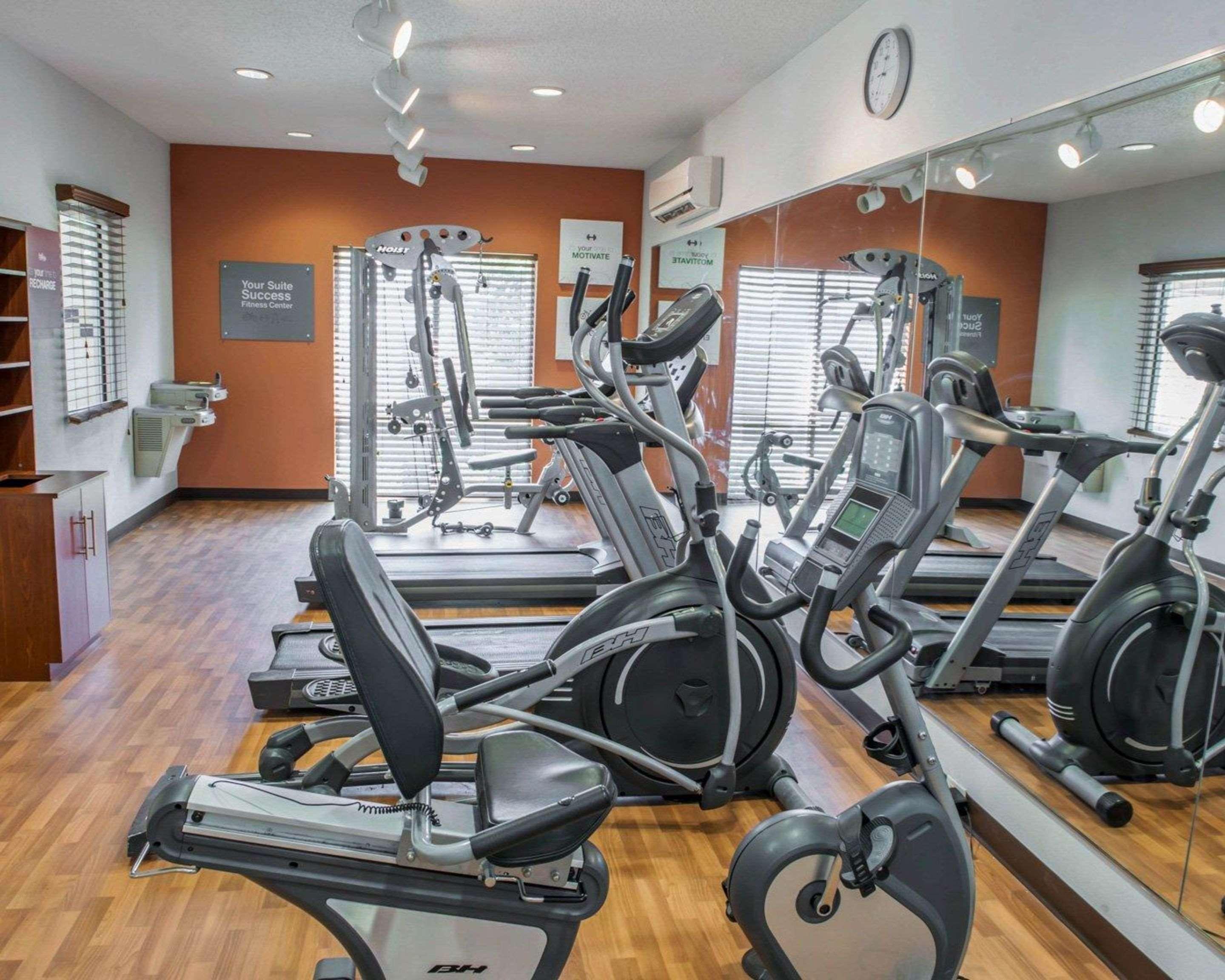 Comfort Suites Southport Екстериор снимка