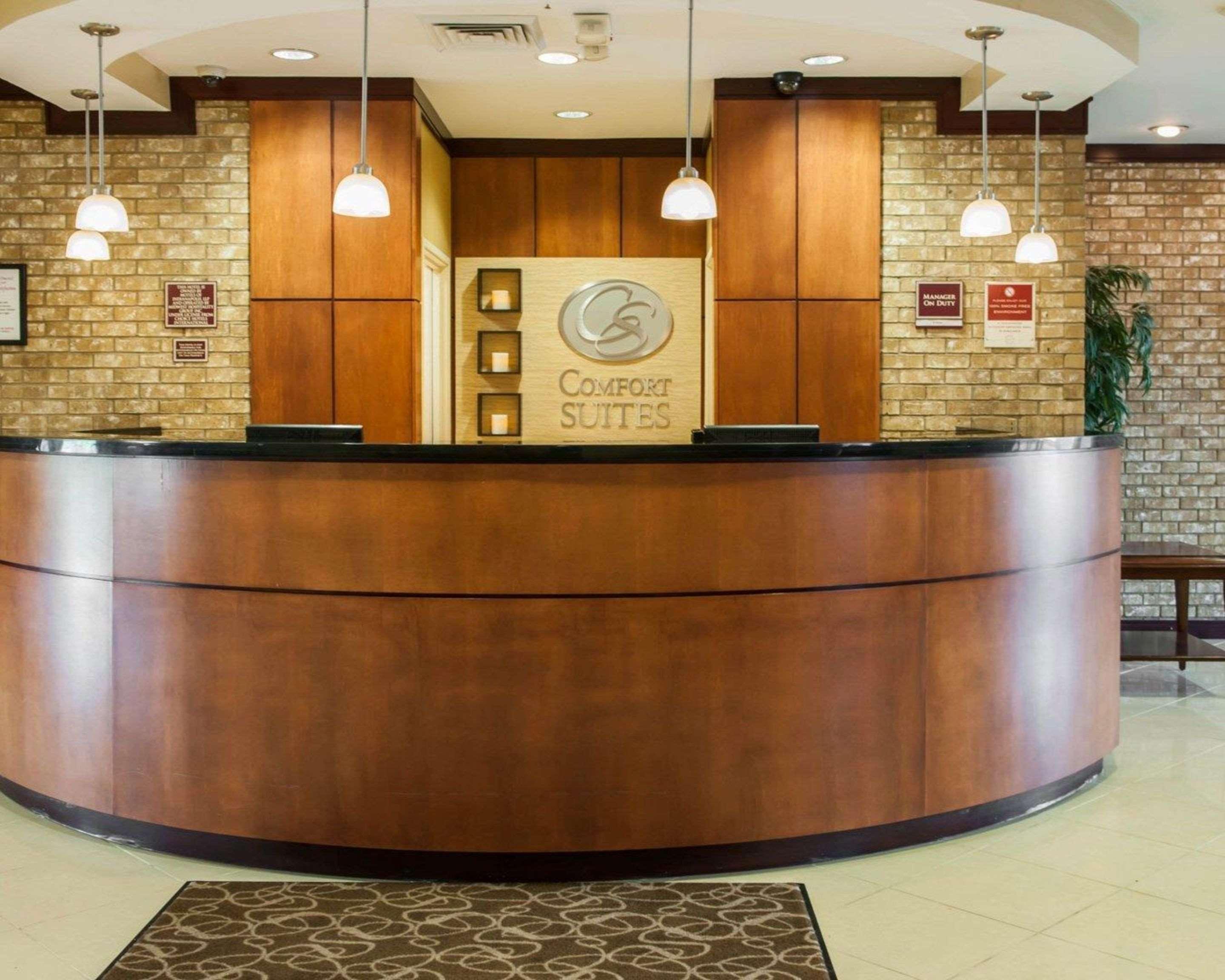Comfort Suites Southport Екстериор снимка