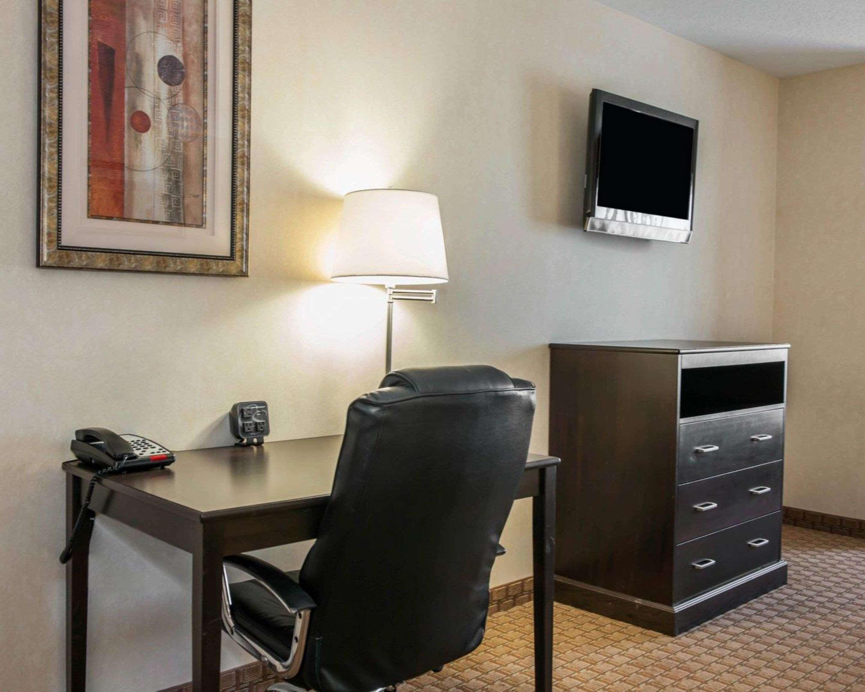 Comfort Suites Southport Екстериор снимка