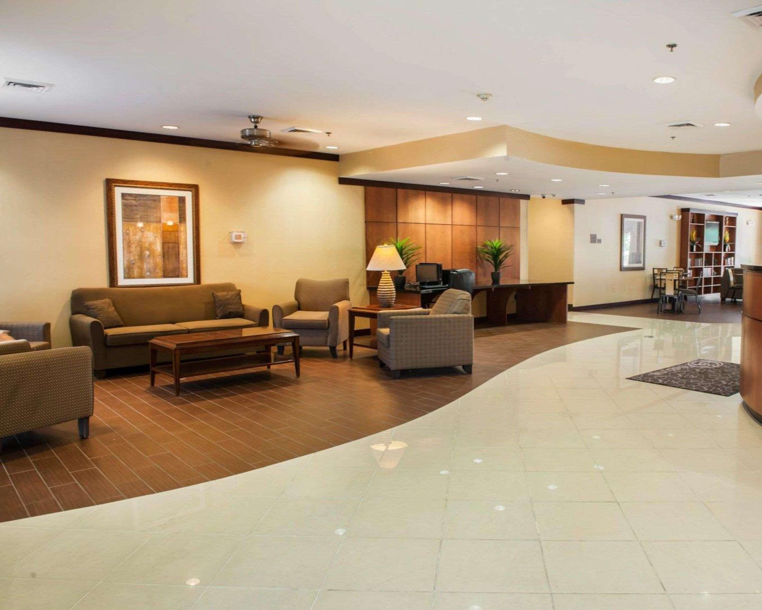 Comfort Suites Southport Екстериор снимка