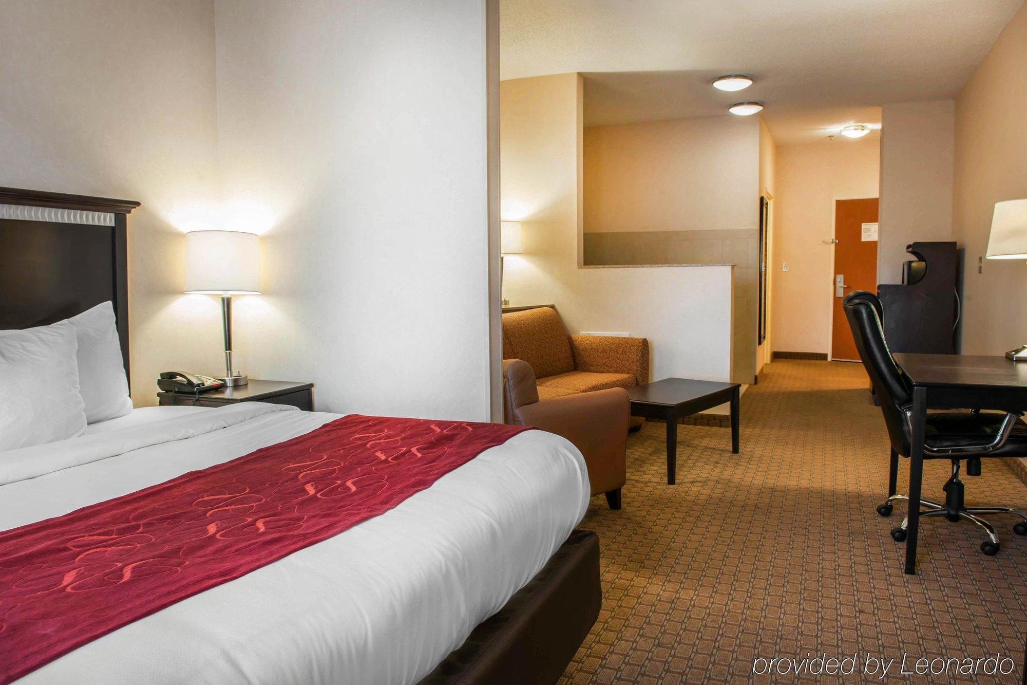 Comfort Suites Southport Екстериор снимка