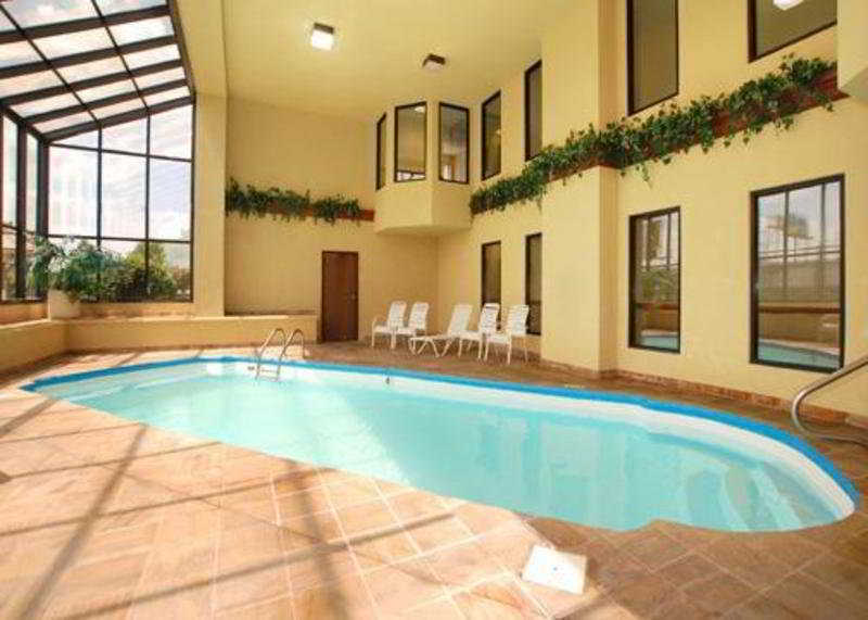 Comfort Suites Southport Екстериор снимка