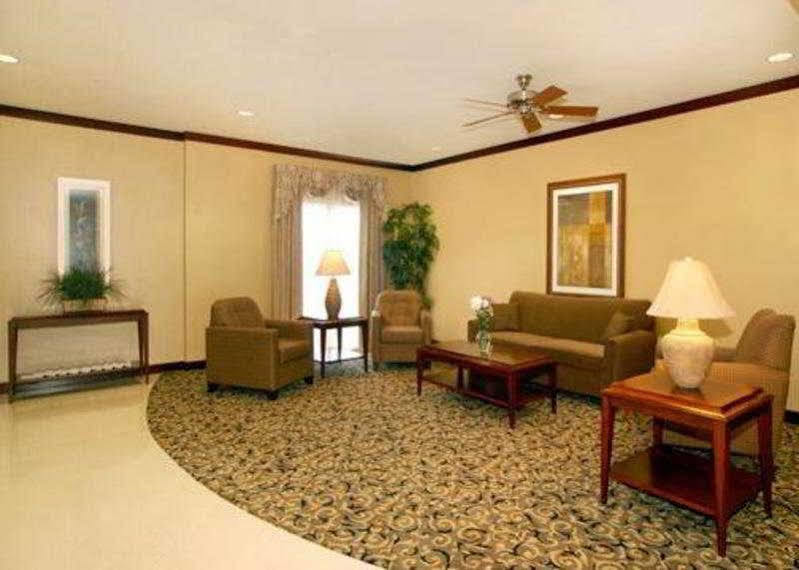 Comfort Suites Southport Екстериор снимка