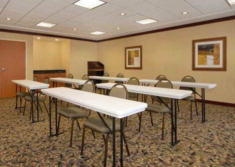Comfort Suites Southport Екстериор снимка